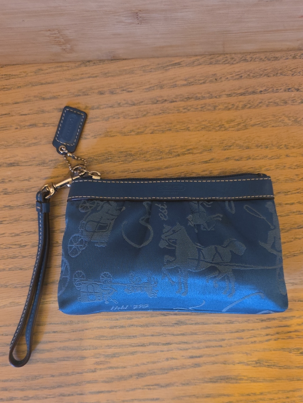 Vintage COACH Horse and Carriage Buggy Logo Wristlet